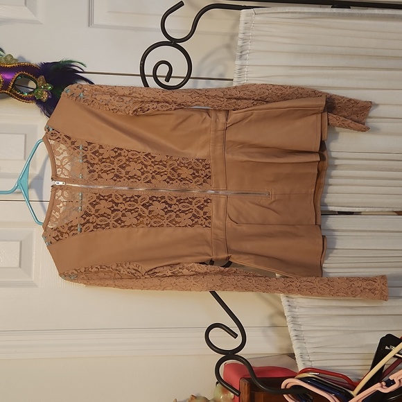 Double Zero faux leather peplum top - Picture 5 of 5